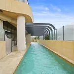 Broadbeach Elegant Apartment With Views!