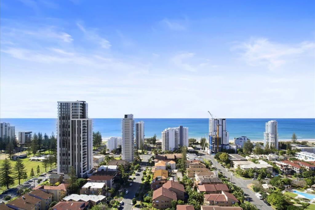 Broadbeach Elegant With Views!