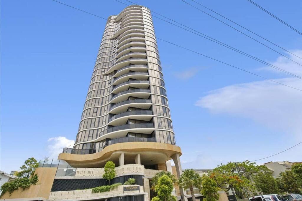 Broadbeach Elegant With Views! Apartment *